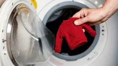 Ako zachrániť zrazený vlnený sveter po praní: jednoduchý postup krok za krokom