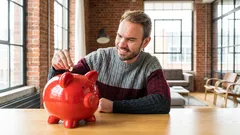 Ako začať sporiť aj s priemerným platom: 8 krokov, ktoré zvládnete bez stresu